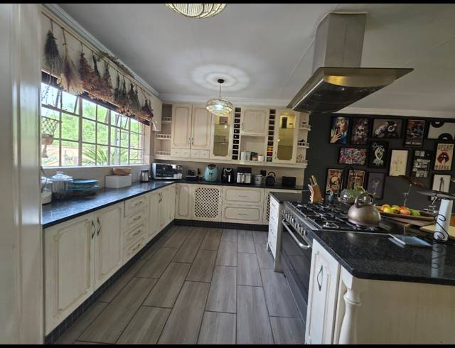 3 BEDROOM HOUSE FOR SALE IN THREE RIVERS PROPER
